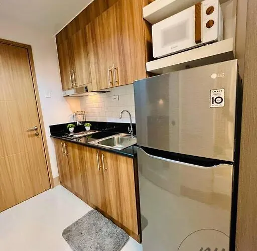 Apartment Minimalist And Serene 1br Unit Near Moa Manila
