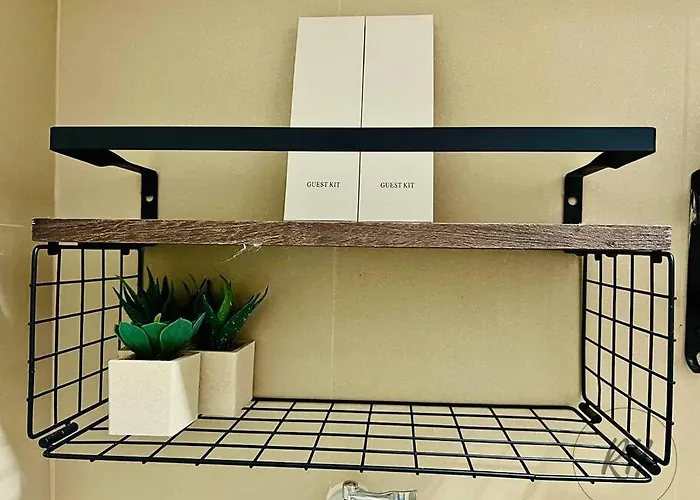 Minimalist And Serene 1br Unit Near Moa *